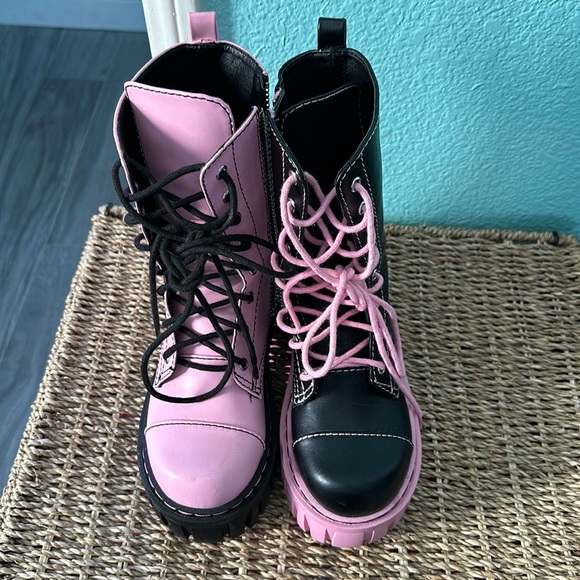 Dolls Kill Current Mood Devil Games Mismatched Combat Boots 5 preowned - Picture 5 of 16
